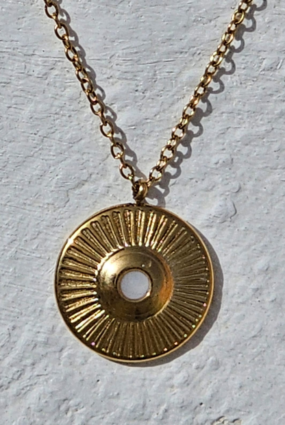 Solar medallion - Necklace in 18k Gold Plating