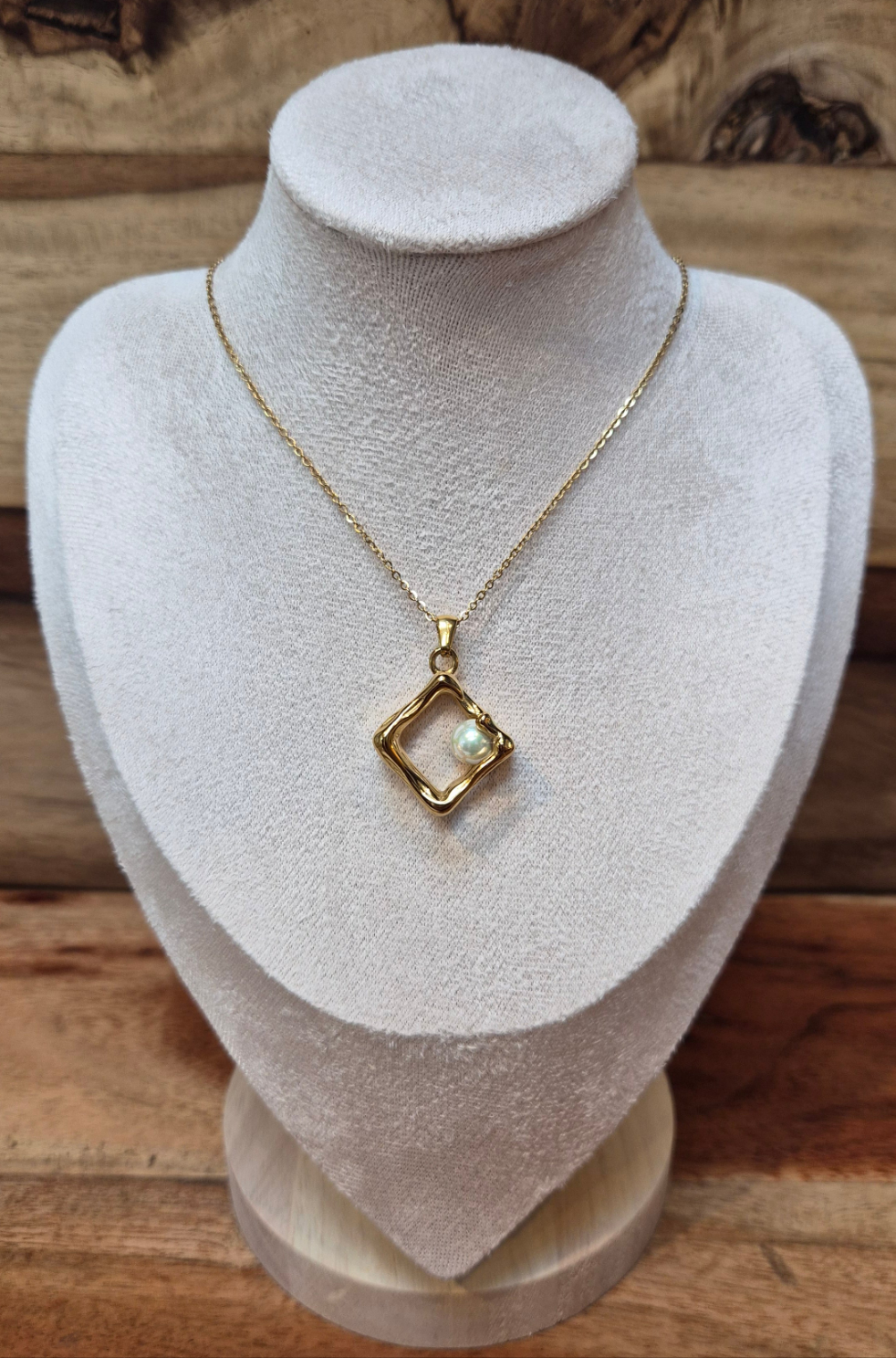 Lustre Square - Necklace in 18k Gold Plating