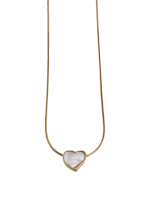 Pearly Heart - Necklace in 18k Gold Plating