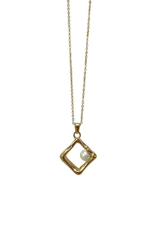 Lustre Square - Necklace in 18k Gold Plating